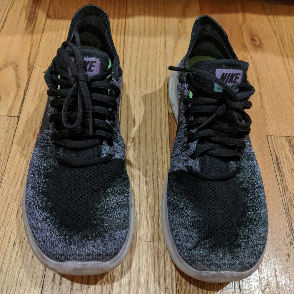 Nike flyknit running shoes